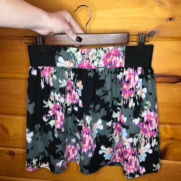Joe B Floral Skirt - Picture 1 of 3